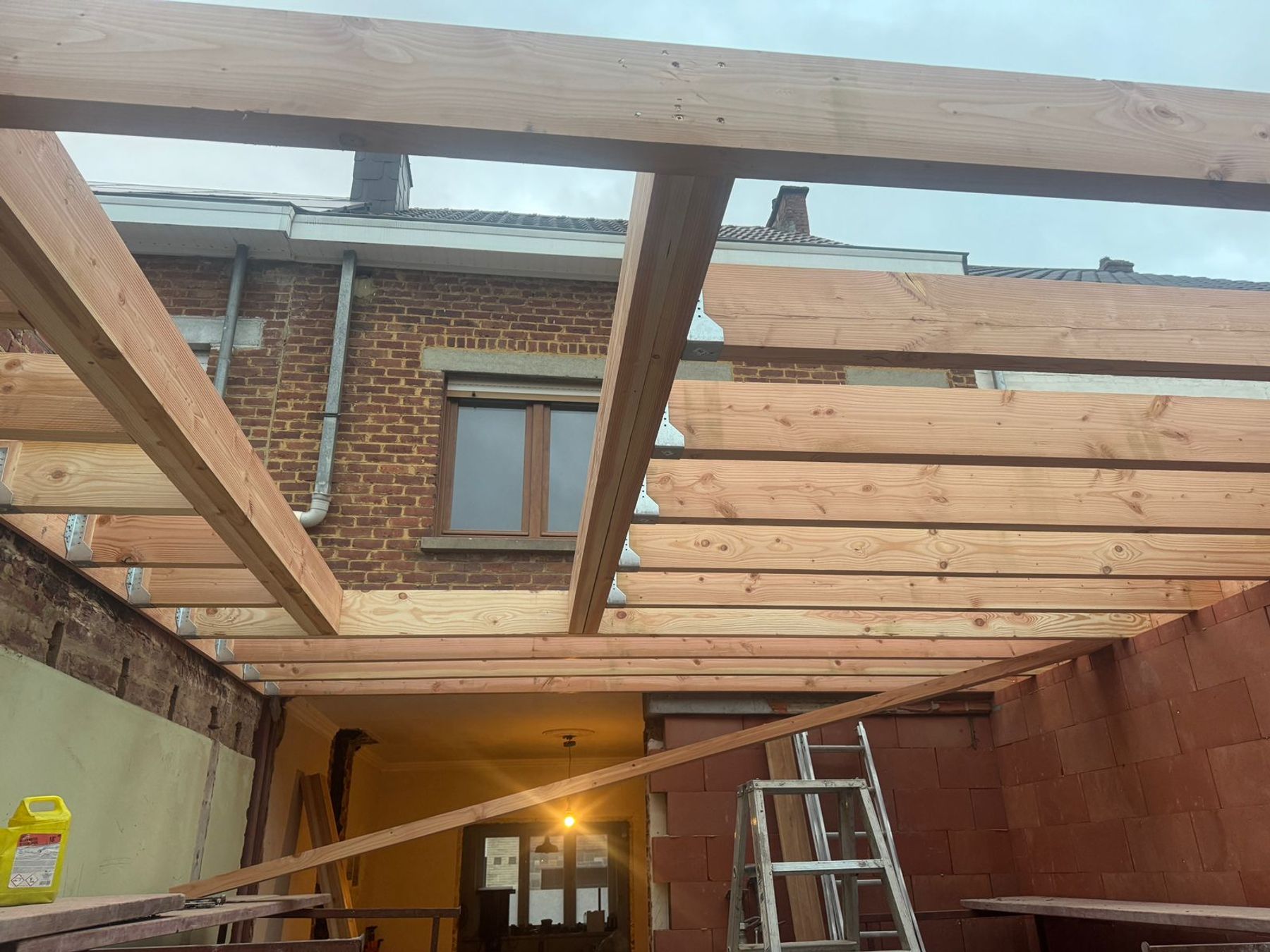 skelet wordt verder opgebouwd